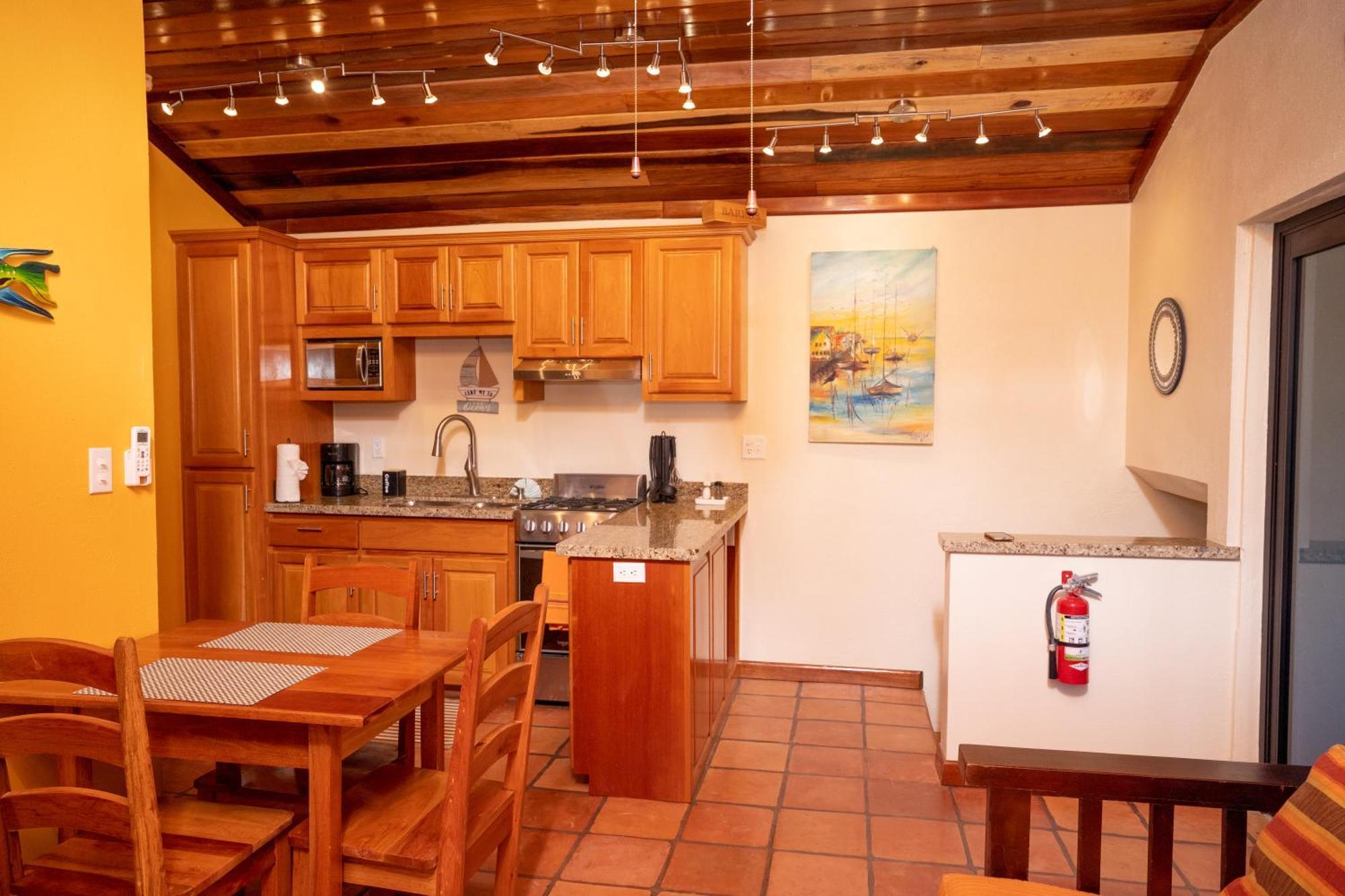 Hotel Isla Bonita Yacht Club San Pedro  Esterno foto